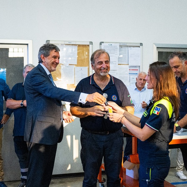 Consegna PICKUP AIB alla Protezione Civile Regione Abruzzo e Visita del Presidente della Regione